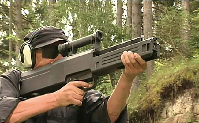 G11은 가격도 문제였지만 전통적인 소총의 모습과 판이한 디자인에군부가 거부감을 표시한것으로 알려졌다. 유튜브