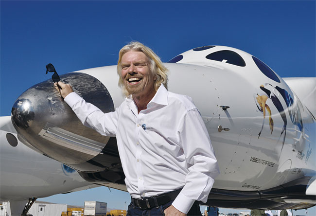 리처드 브랜슨은 2021년 7월 11일 준궤도 우주여행에 성공했다. 사진 셔터스톡