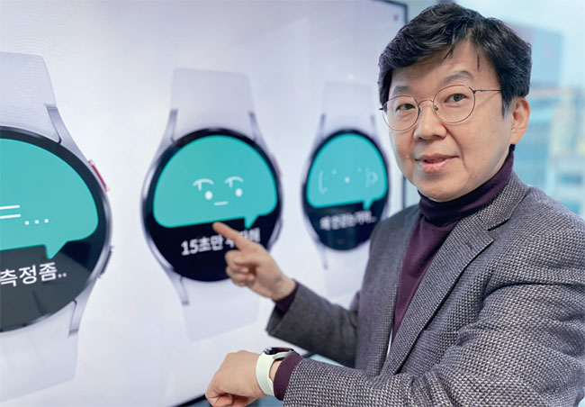 이길연 지아이비타 대표 경희대 의대 학·석·박사, 현 경희의료원 진료센터장, 현 로봇수술학회 회장, 현 대한의료기술혁신학회 부회장, 현 복강경 대장수술연구회 회장 이길연 지아이비타 대표가 3월 14일 서울 반포동 사무실에서 로디에 대해 설명하고 있다. 사진 김명지 기자