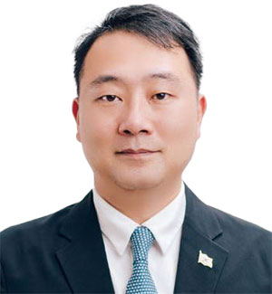 양욱 아산정책연구원 부연구위원 서울대 법대, 국방대 국방 관리대학원 석·박사, 현 한남대 국방전략대학원 겸임교수, 현 육군3사관학교 군사사학과 초빙교수
