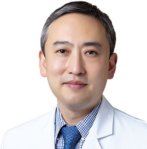 권오룡 연세스타병원 병원장 연세대 의대, 현 연세대 세브란스병원 정형외과 외래교수, 현 대한정형외과학회 정회원