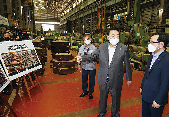 윤석열 대통령은 6월 22일 창원시 두산에너빌리티 원자력공장에 방문했다. 대통령실
