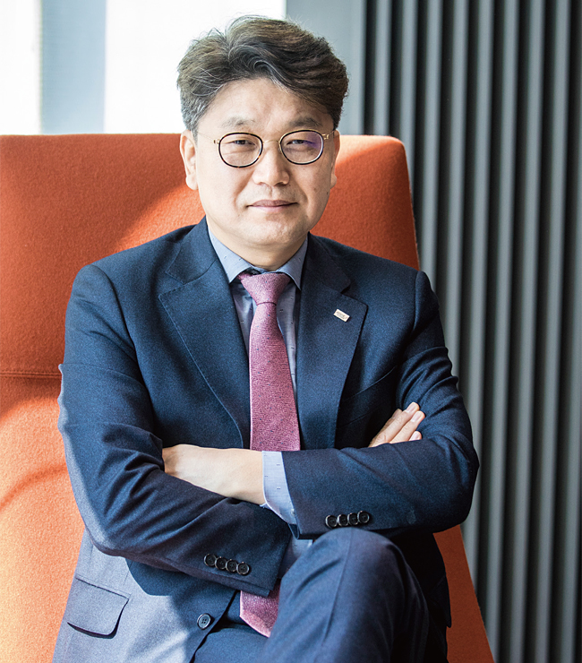 김경록 서강대 경제학과, 서울대 경제학 석·박사, 장기신용은행·장은경제연구소 연구원, 국민은행 경제경영연구원 연구원, 미래에셋 ...