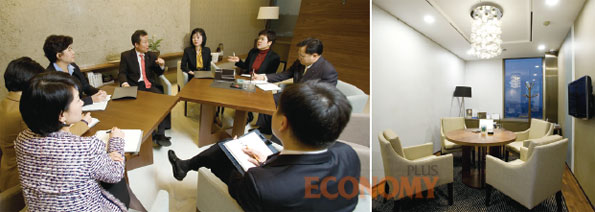 - 신한PWM 서울파이낸스센터 소속 PB들이 회의하는 모습. - 신한PWM 서울파이낸스센터 내부시설.