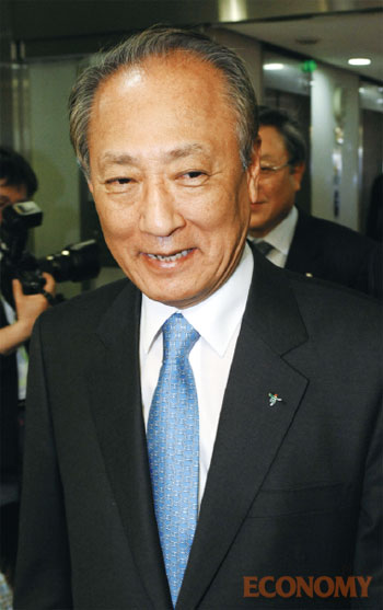 - 오는 3월23일로 임기가 만료되는 김승유 하나금융지주 회장이 연임하지 않고 퇴임하기로 했다.