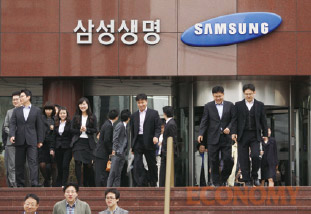 - 삼성생명은 해외 시장 공략을 위해 ING생명 아시아·태평양법인 인수전에 뛰어들었다.