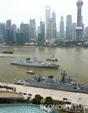 - 중국의 발전상을 한눈에 보여주는 상하이 푸동지구
