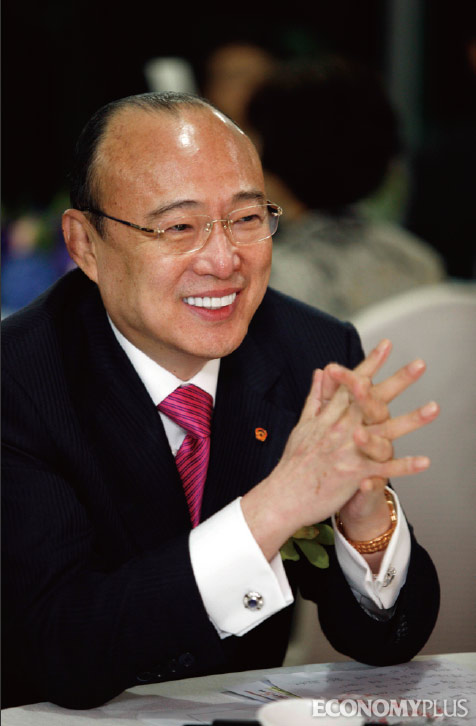 -김승연 한화그룹 회장은 강력한 리더십으로 대한생명 성장을 견인했다.