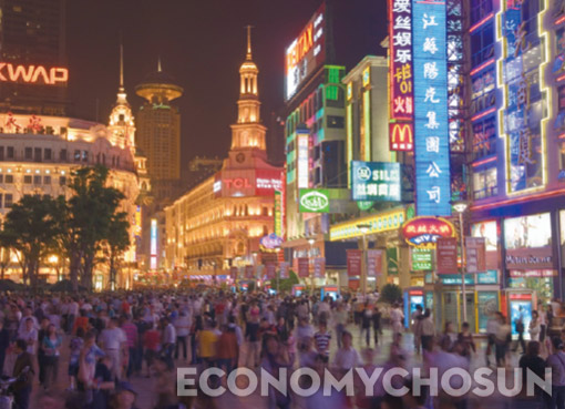 올해 중국 경제성장률은 8% 초반대로 점쳐지고 있다. 사진은 중국 상하이 거리.