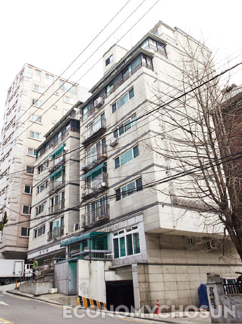 등기부등본은 경매에서 가장 기본적인 검토 서류로 권리 내용과 설정관계를 잘 살피면 여러 가지 숨겨진 돈 되는 정보를 알 수 있다. 사진은 추천경매물건인 서울 화곡동 태영아파트.
