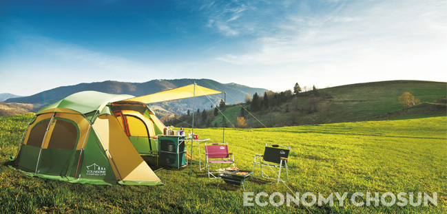 텐트를 비롯한 캠핑장비 구입은 서두르지 않는 것이 좋다. 사진은 영원 돌체Ⅱ.