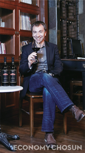 프란시스코 배티그 와인메이커는 에라주리즈의 포도원을 관리하고 와인을 만드는 와인메이커다. 그는 2011년 칠레 길드에서 선정한 올해의 와인메이커상을 수상했다.