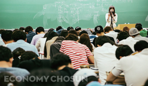 - 대학생들은 전공공부보다 영어공부를 하는 데 더 많은 비용과 시간을 투자한다.