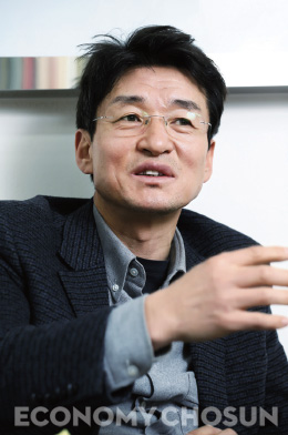 - 류근관 교수는 “입학사정관제는 취지와는 달리 학생들의 스펙만 보고 선발하는 등 폐해가 더 많다”고 비판했다.