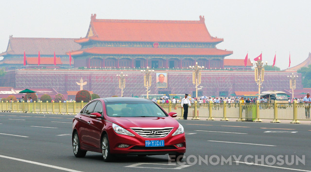 - 현지전략형 모델과 생산공장 확대로 중국 자동차시장에 안착한 현대·기아차가 중형차와 SUV로 시장공략에 나서고 있다.