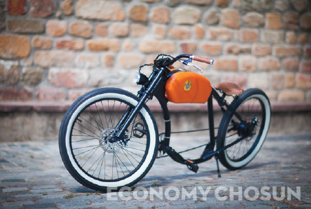 - 고전적인 디자인의 오토사이클스의 ‘오토르’는 대당 가격이 800만원이 넘는다.