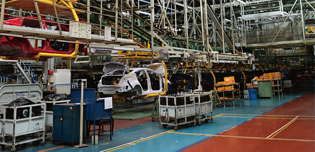2013년 8월 23일 노조 파업으로 현대자동차 울산공장 생산 라인이 멈춰서 있다.