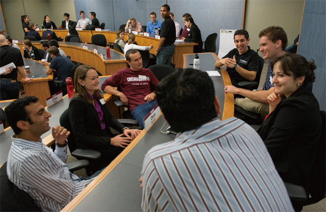 시카고대 부스 경영대학원 학생들의 토론 수업 모습.