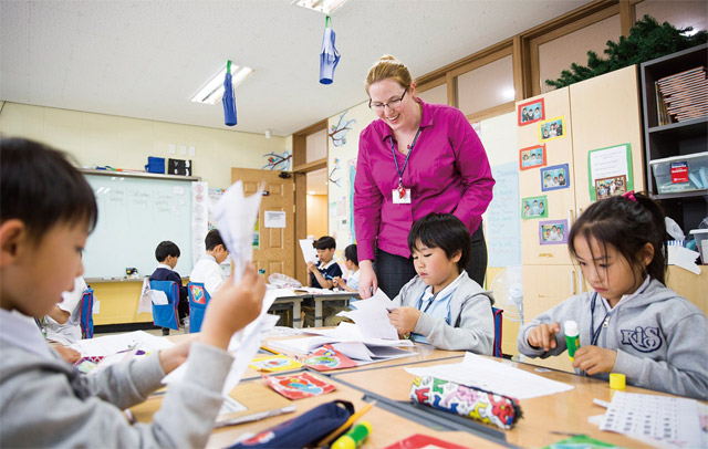 YBM은 서울 개포, 판교, 제주도 등에 국제학교를 잇달아 열었다. 사진은 제주 국제학교 수업 모습.