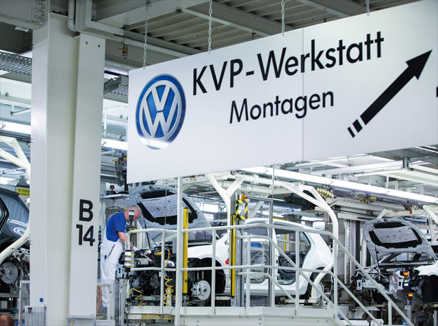 폴크스바겐은 2016년 10월 현재 디젤게이트가 발생한 지 1년이 넘었지만 여전히 유럽, 미국 등 주요 시장에서 문제를 해결하지 못하고 있다. <사진 : 블룸버그>