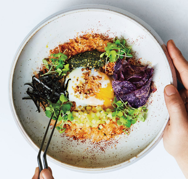 미국 LA 퓨전 한식당‘바루’의 주 메뉴인 김치프라이드라이스. 미 요리 전문잡지인 <본아페티>는 바루를 ‘올해 베스트 신장개업 식당’으로 선정했다. <사진 : 바루 홈페이지>