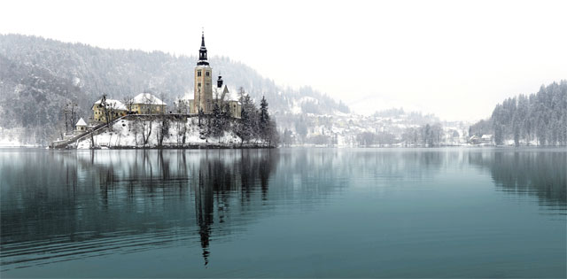 동화속 풍경을 연상케하는 슬로베니아 블레드 호수의 설경. <사진 : 이우석>