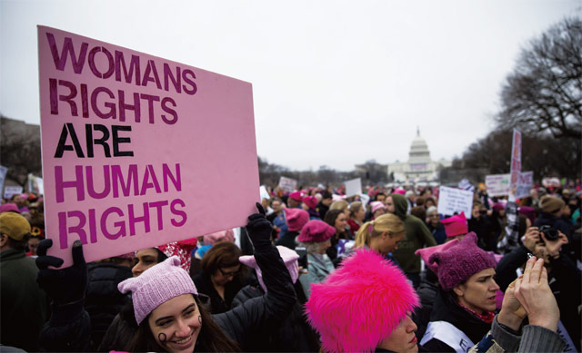 지난 1월 미국 워싱턴에서 열린 ‘여성들의 행진’ 행사에 많은 사람들이 참석했다. <사진 : 블룸버그>
