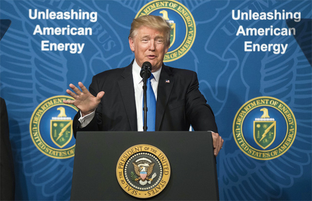 도널드 트럼프 미국 대통령은 6월 29일 미국 워싱턴 에너지부에서 ‘미국 최우선 에너지 정책’의 후속 조치를 발표했다. <사진 : 블룸버그>