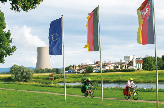 독일은 2022년까지 모든 원전을 폐쇄하겠다고 발표했다. 독일 그론데에 있는 원자력 발전소. <사진 : 블룸버그>
