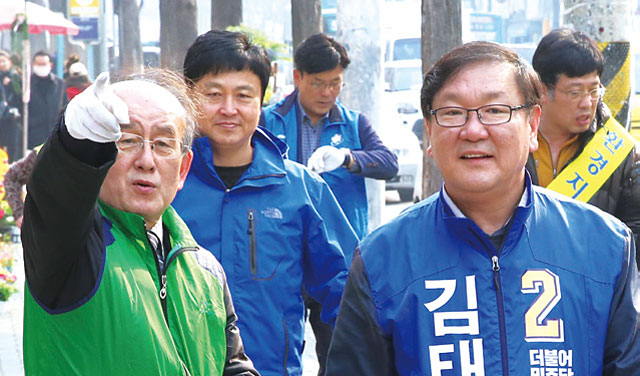 2016년 20대 총선에 출마한 김태년 의장이 유세를 하고 있다. <사진 : 김태년 의원실>