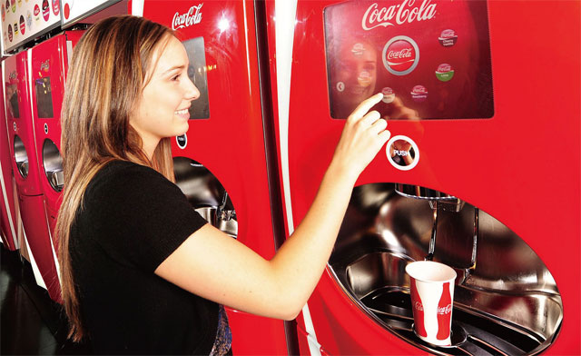 코카콜라가 9월 초 뉴질랜드에 설치한 인공지능 자판기. <사진 : 블룸버그>