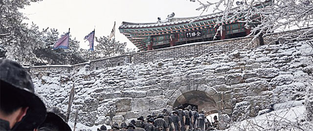 영화 ‘남한산성’의 한 장면 <사진 : CJ엔터테인먼트>