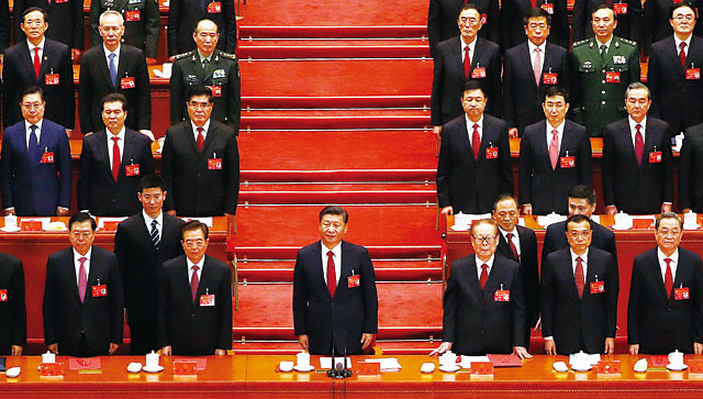 중국 공산당 제19차 전국대표대회(당대회) 폐막식이 10월 24일(현지시각) 베이징 인민대회당에서 열리고 있다. <사진 : 블룸버그>