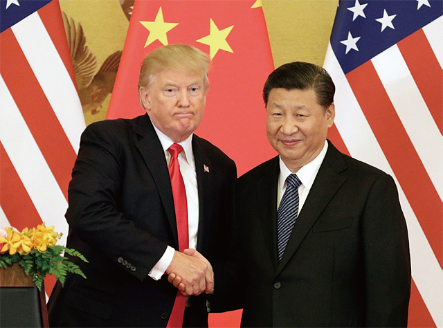 로치 교수는 미국과 중국의 극단적인 저축률 차이로 내년에 경제 위기가 올 수 있다고 분석했다.<사진 : 블룸버그>