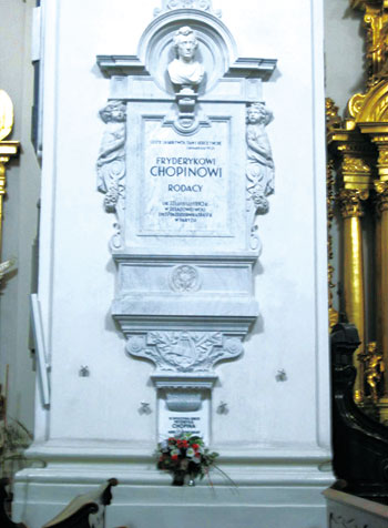 쇼팽의 심장이 묻혀 있는 바르샤바 성 십자가 성당. <사진 : 위키피디아>