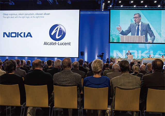 라지브 수리 노키아 CEO가 2015년 5월 주주총회에서 알카텔루슨트 인수에 대해 설명하고 있다. <사진 : 블룸버그>