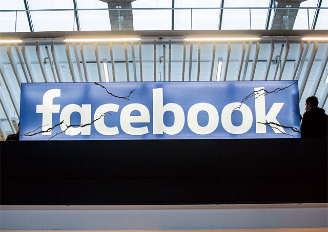 페이스북이 뉴스 창구로서의 역할을 제대로 수행하지 않는다는 비판이 거세지고 있다. <사진 : 블룸버그>