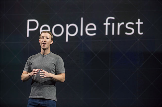 마크 저커버그 페이스북 CEO는 이용자 정보 보호를 소홀히 했다는 비난을 받고 있다. 사진 블룸버그
