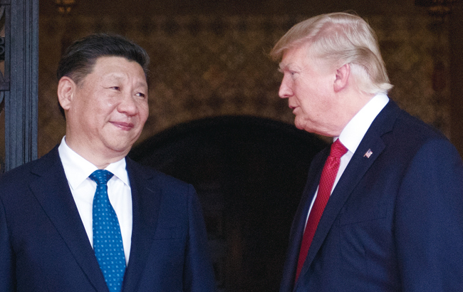 트럼프(오른쪽) 미국 대통령과 시진핑 중국 국가주석이 세계 경제 패권을 놓고 피할 수 없는 싸움을 벌이고 있다. 사진 연합뉴스