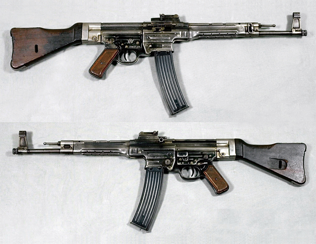 총기의 역사를 바꾼 StG44. 현재 사용 중인 모든 자동소총의 원조로 불린다. 사진 위키피디아