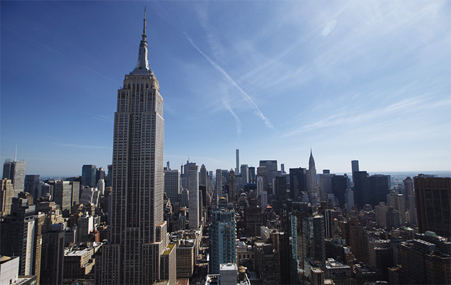 지난 70여 년간 미국 주도로 평화롭게 유지되던 국제 질서가 흔들릴 조짐을 보이고 있다. 사진은 미국 뉴욕의 상징 엠파이어스테이트 빌딩(가장 높은 빌딩)과 맨해튼 전경. 사진 블룸버그