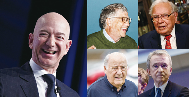 포브스 선정 세계 최고 부자 5인. 왼쪽부터 시계방향으로 제프 베이조스, 빌 게이츠, 워런 버핏, 베르나르 아르노, 아만시오 오르테가. 사진 블룸버그