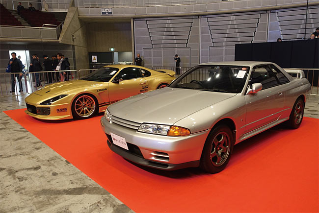 일본 자동차 업계 신사협정의 촉발시킨 닛산 스카이라인 GTR(오른쪽). 사진 황욱익