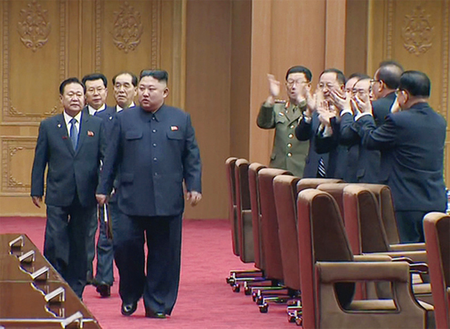 김정은 북한 국무위원장이 4월 12일 최고인민회의 제14기 제1차회의에 참석했다. 사진 조선중앙TV