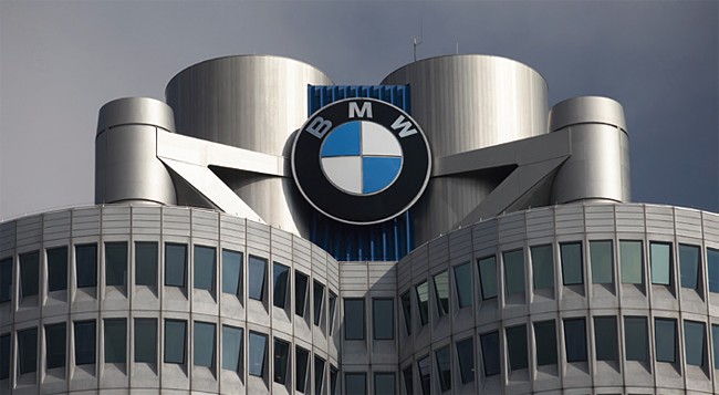 독일 뮌헨에 있는 BMW 본사 전경. BMW는 1분기 영업이익이 78% 급감했다. 사진 블룸버그