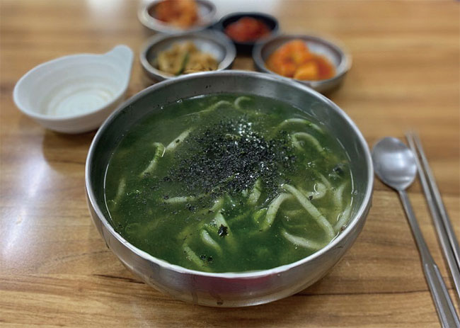 한림칼국수의 ‘보말칼국수’. 사진 김하늘