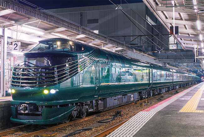 일본 철도회사 JR동일본이 운영하는 초호화 기차 ‘트와일라잇 익스프레스 미즈카제’. 사진 위키피디아