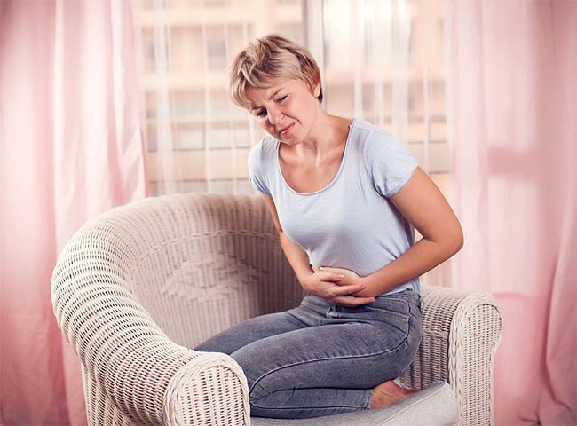 속발성 생리통은 자궁근종이나 자궁내막증 등이 원인일 수 있어 통증에 대한 적절한 진단과 적극적인 치료가 필요하다.