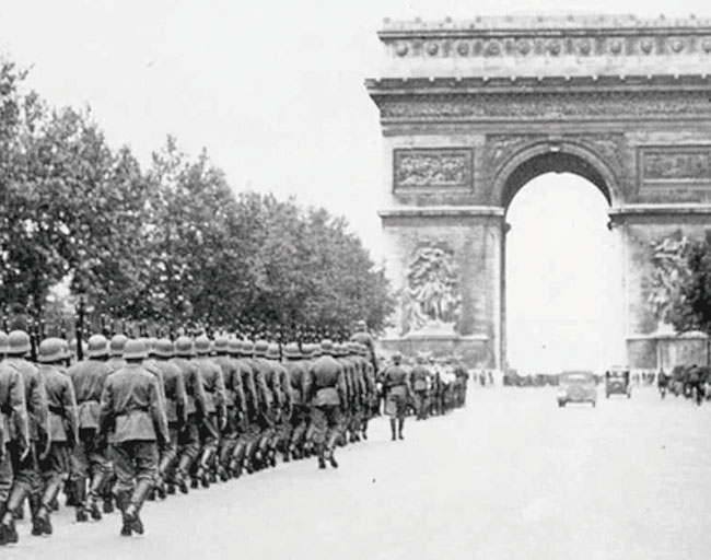 파리 샹젤리제 거리에 입성하는 독일 나치군.