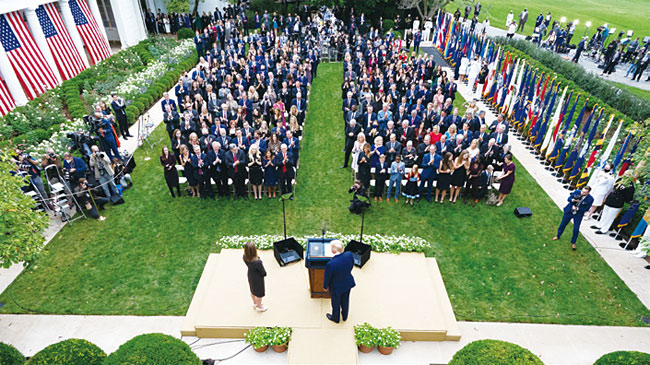 9월 26일 미국 백악관 로즈가든에서 열린 연방대법관 후보자 지명 행사. 사진 AP연합